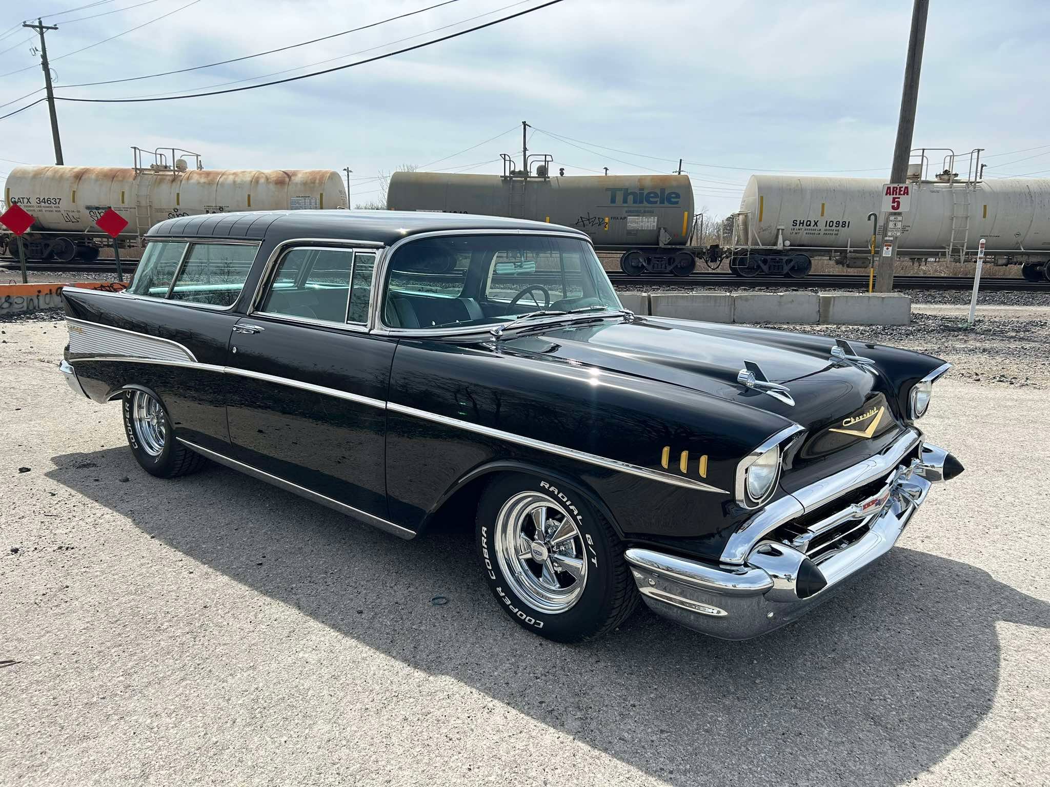 Front three-quarter - 1957 Chevrolet Nomad